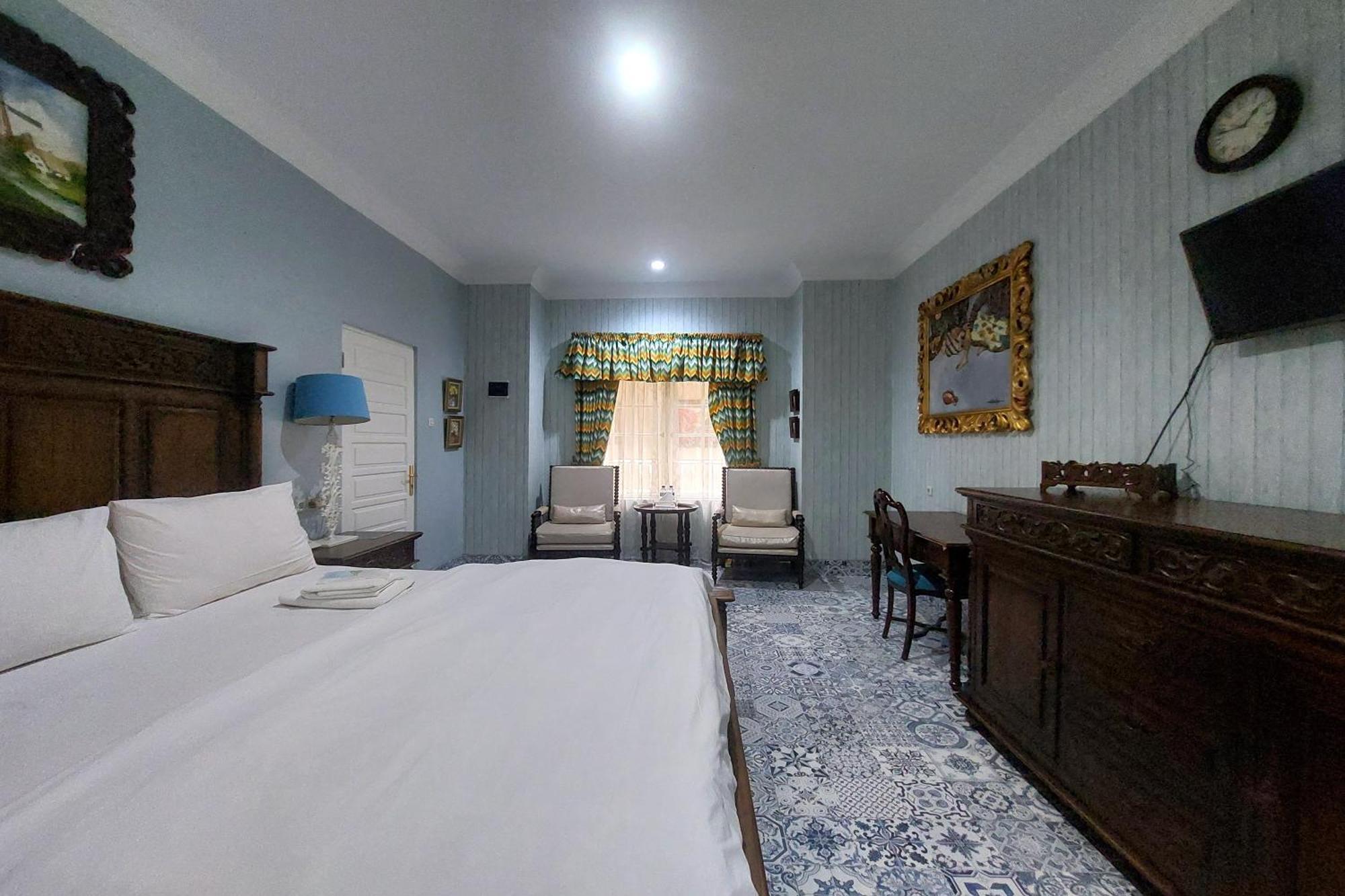 Nonie'S Huis Hotel Медан Екстериор снимка