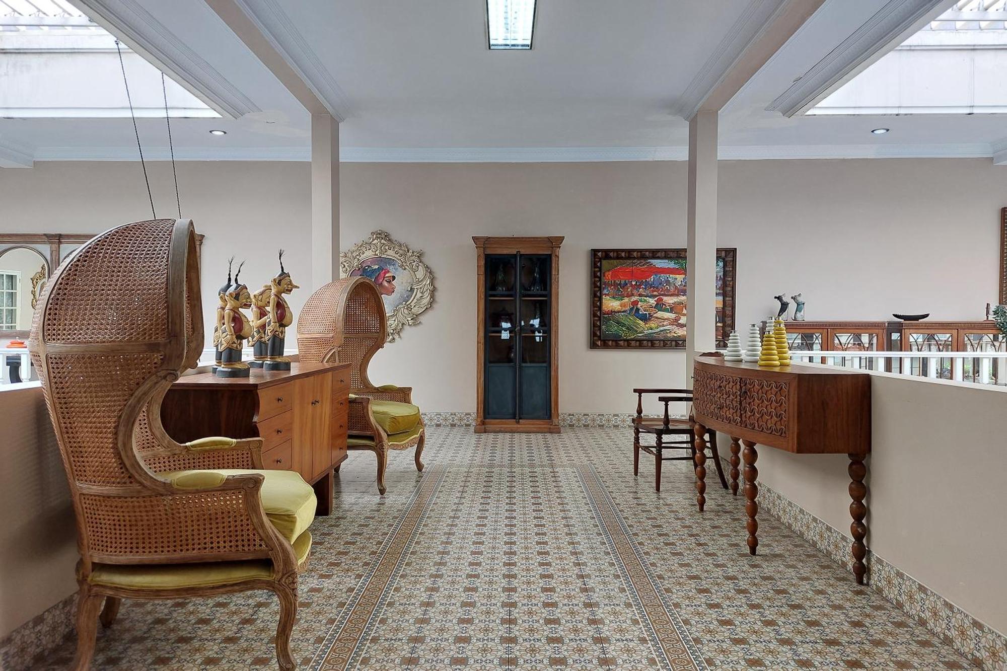 Nonie'S Huis Hotel Медан Екстериор снимка